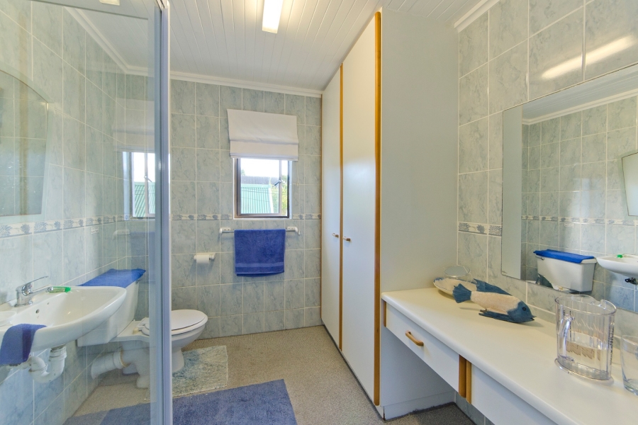 4 Bedroom Property for Sale in Leisure Isle Western Cape